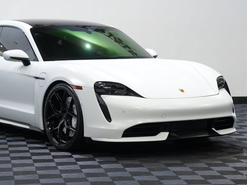 Used 2020 Porsche Taycan AWD/4WD image 9
