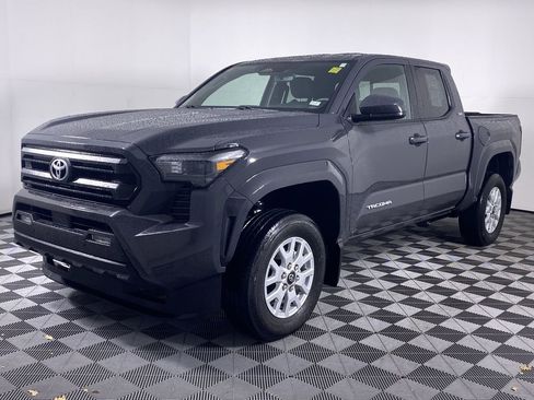 Used 2025 Toyota Tacoma SR5 w/ SR5 Upgrade Package AWD/4WD image 50
