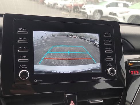 Used 2024 Toyota Camry SE image 22