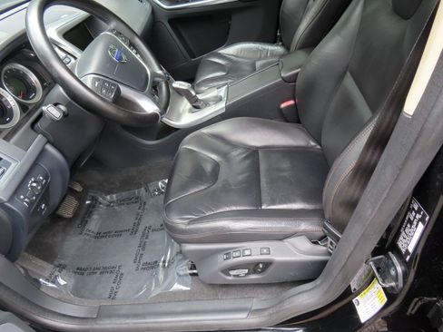 Used 2013 Volvo XC60 T6 AWD/4WD image 7