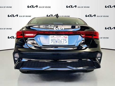 Certified 2023 Kia Forte LXS w/ LXS Technology Package FWD image 7