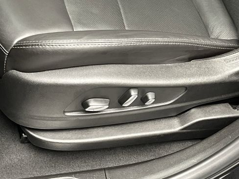 Certified 2025 Cadillac XT5 Premium Luxury image 12