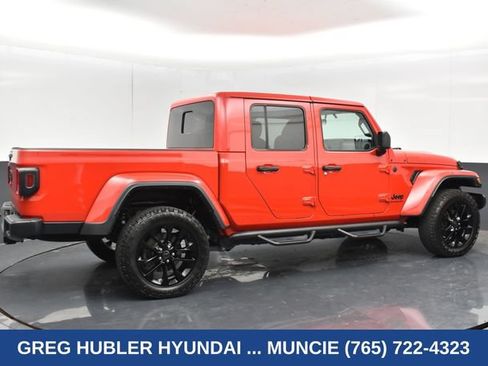 Used 2025 Jeep Gladiator Sport AWD/4WD image 23
