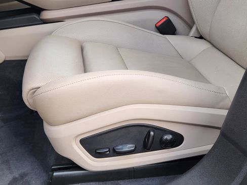 Used 2021 Porsche Taycan RWD image 23