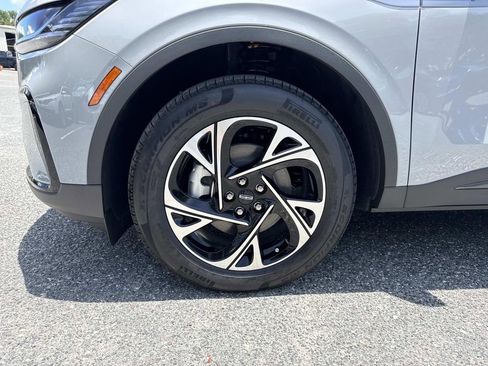 New 2026 Lincoln Nautilus Premier w/ Jet Appearance Package AWD/4WD image 13