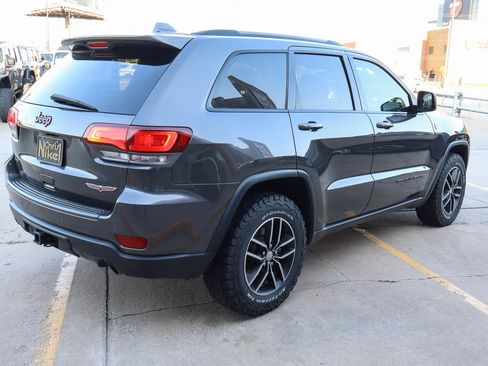Used 2017 Jeep Grand Cherokee Trailhawk image 5