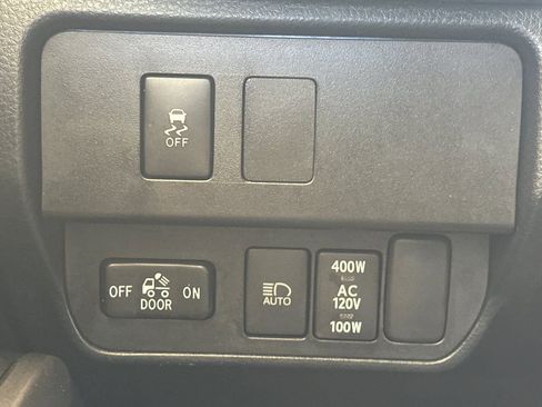 Used 2022 Toyota Tacoma TRD Sport w/ TRD Premium Sport Package RWD image 30