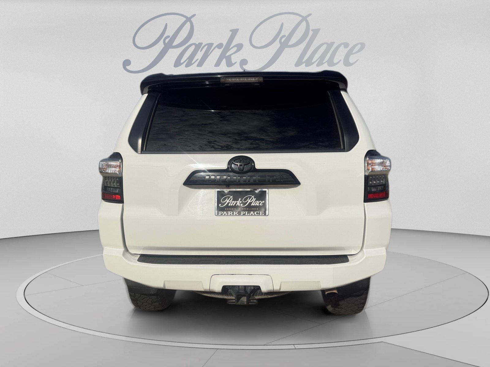 Used 2020 Toyota 4Runner Venture w/ Moonroof Package AWD/4WD image 4