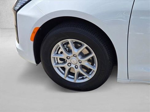 New 2027 Chrysler Pacifica Select FWD image 10