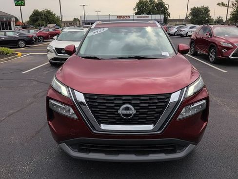 Used 2023 Nissan Rogue SV w/ SV Premium B Package FWD image 2
