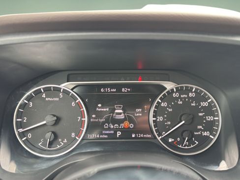 Used 2022 Nissan Rogue SV FWD image 36