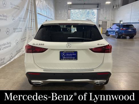 New 2026 Mercedes-Benz GLA 250 4MATIC image 4