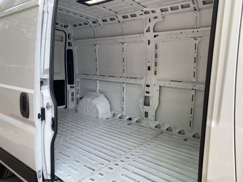 Used 2026 RAM ProMaster 2500 w/ Convenience Group FWD image 16