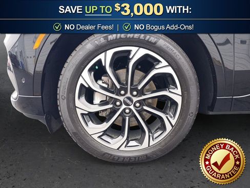 Used 2024 Lincoln Nautilus Reserve w/ Equipment Group 202A image 13