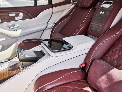 Used 2026 Mercedes-Benz Maybach GLS 600 4MATIC image 50