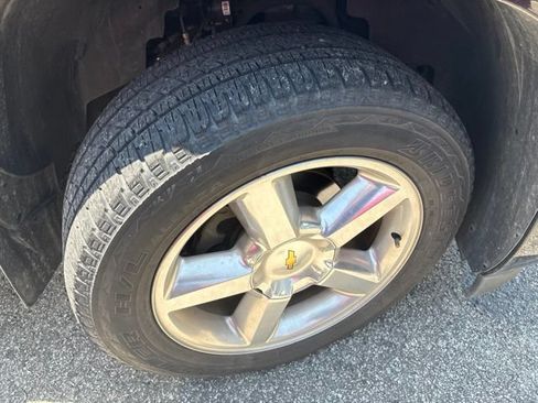 Used 2013 Chevrolet Avalanche LTZ RWD image 6