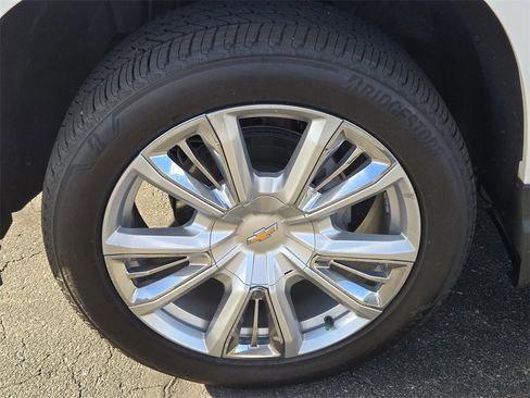 Used 2024 Chevrolet Silverado 1500 High Country w/ Technology Package image 5