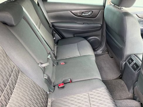 Used 2018 Nissan Rogue S FWD image 18