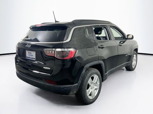 Used 2022 Jeep Compass Latitude w/ Sun and Sound Group AWD/4WD image 5