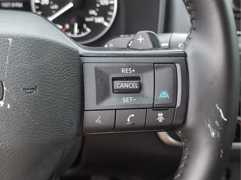 Used 2025 Nissan Rogue SV AWD/4WD image 27