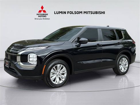 Used 2026 Mitsubishi Outlander ES FWD image 1