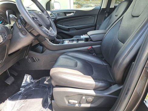 Used 2020 Ford Edge Titanium w/ Equipment Group 301A AWD/4WD image 26