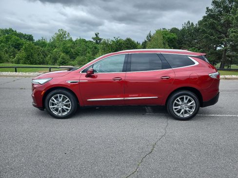 Used 2024 Buick Enclave Essence w/ Experience Buick Package FWD image 2