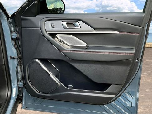 Used 2025 Ford Explorer ST AWD/4WD image 31