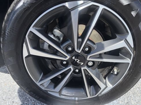 Used 2024 Kia Forte LXS w/ LXS Technology Package image 4