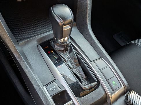 Used 2020 Honda Civic Sport image 24