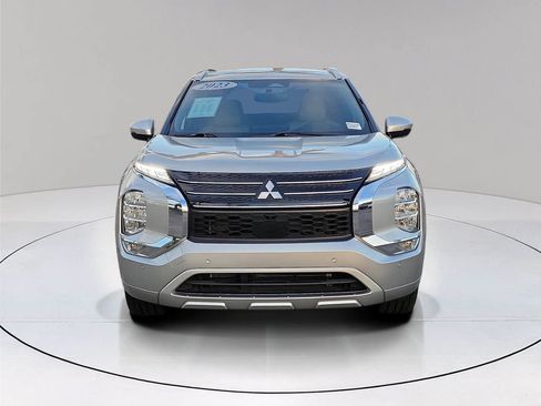 Used 2023 Mitsubishi Outlander SEL image 2