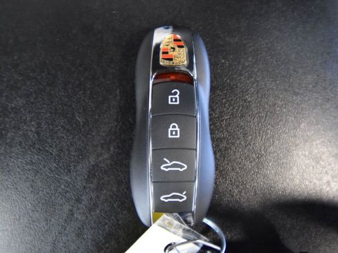 Certified 2025 Porsche 718 Boxster RWD image 46