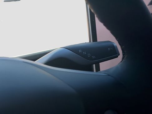 Used 2025 Tesla Model Y Long Range AWD/4WD image 29