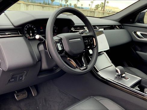 New 2026 Land Rover Range Rover Velar Dynamic SE image 9