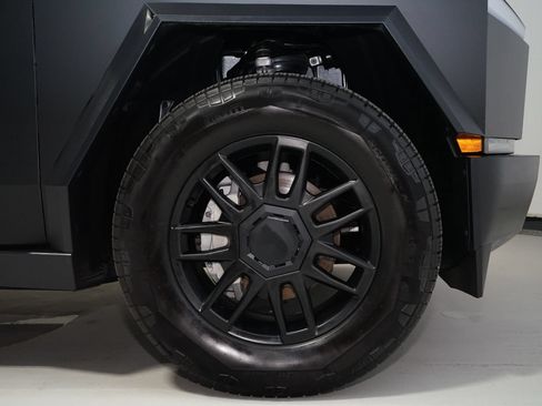Used 2026 Tesla Cybertruck AWD Crew Cab image 24