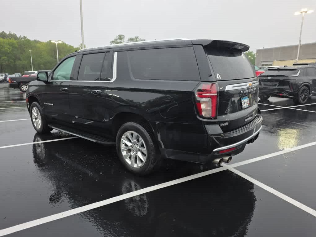 Used 2021 Chevrolet Suburban Premier w/ Premium Package AWD/4WD image 4