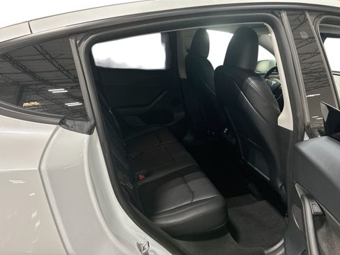 Certified 2023 Tesla Model Y Long Range AWD/4WD image 11