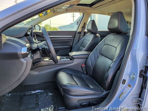 Used 2023 Nissan Altima 2.0 SR FWD image 9