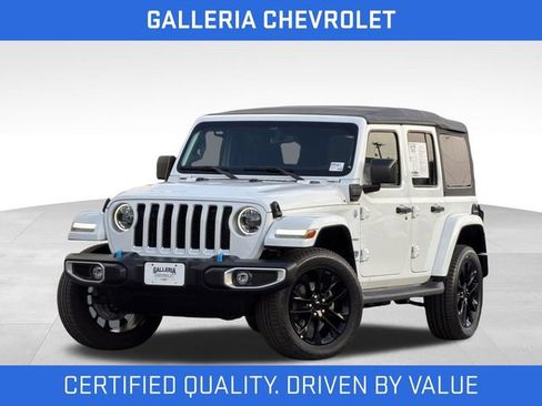 Used 2023 Jeep Wrangler Unlimited Sahara AWD/4WD image 2
