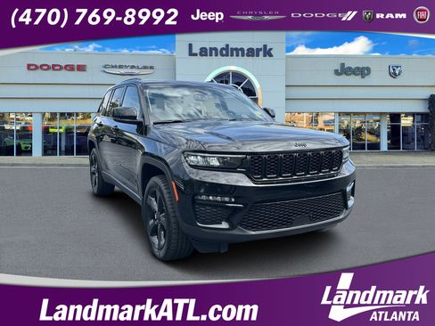 Used 2023 Jeep Grand Cherokee Limited w/ Black Appearance Package AWD/4WD image 1