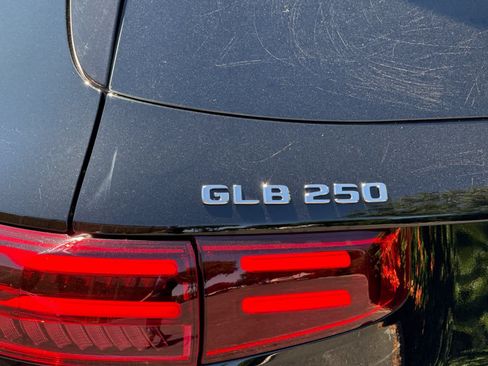 Certified 2025 Mercedes-Benz GLB 250 4MATIC image 26
