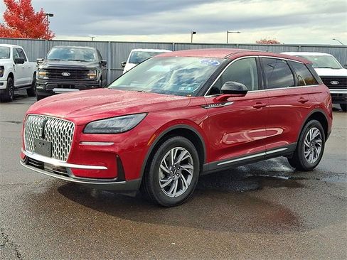 Used 2023 Lincoln Corsair AWD image 3