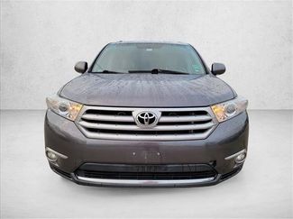 Used 2011 Toyota Highlander Limited w/ Tow Pkg FWD video 2