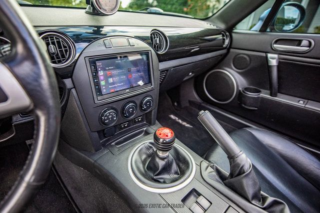 Used 2008 MAZDA MX-5 Miata Grand Touring w/ Premium Pkg RWD image 32