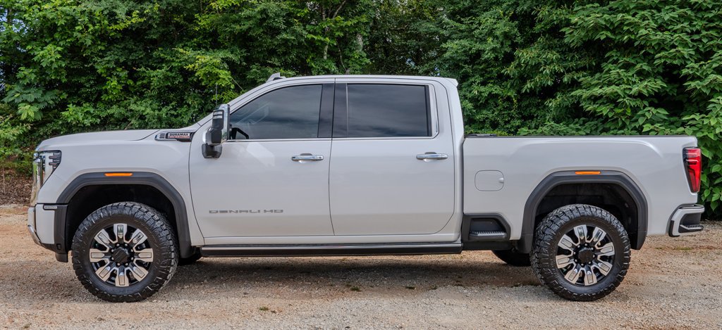 Used 2024 GMC Sierra 2500 Denali w/ Denali Reserve Package AWD/4WD image 2