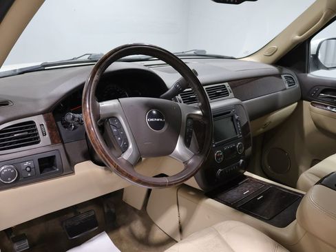 Used 2011 GMC Yukon XL Denali AWD/4WD image 16