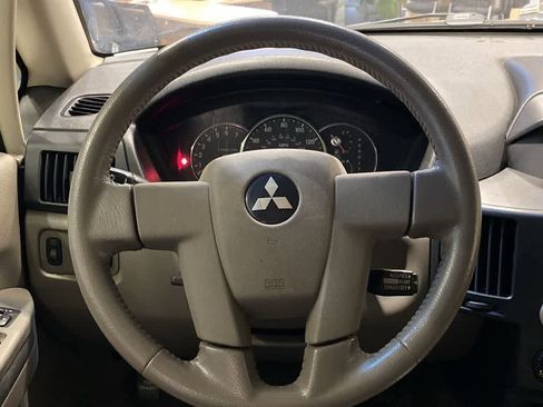 Used 2007 Mitsubishi Endeavor SE image 17