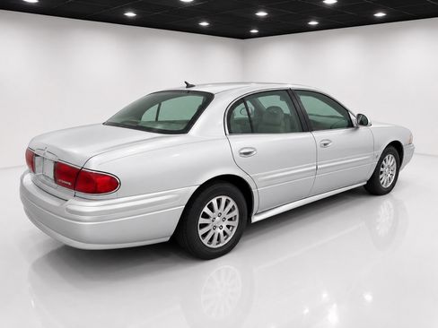 Used 2005 Buick Le Sabre Custom w/ Wheel And Sound Package FWD image 2