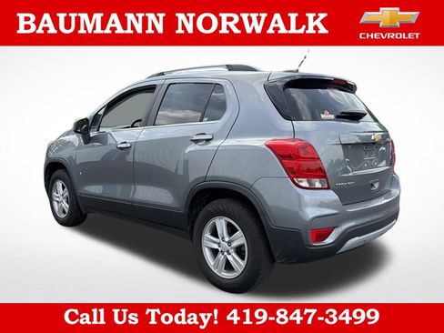 Used 2020 Chevrolet Trax LT w/ LT Convenience Package AWD/4WD image 9
