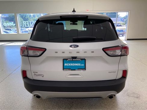 Used 2022 Ford Escape SE w/ Convenience Package image 9